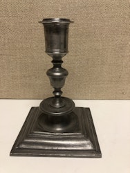 CANDLEHOLDER, tin, baroque style, 20th century.