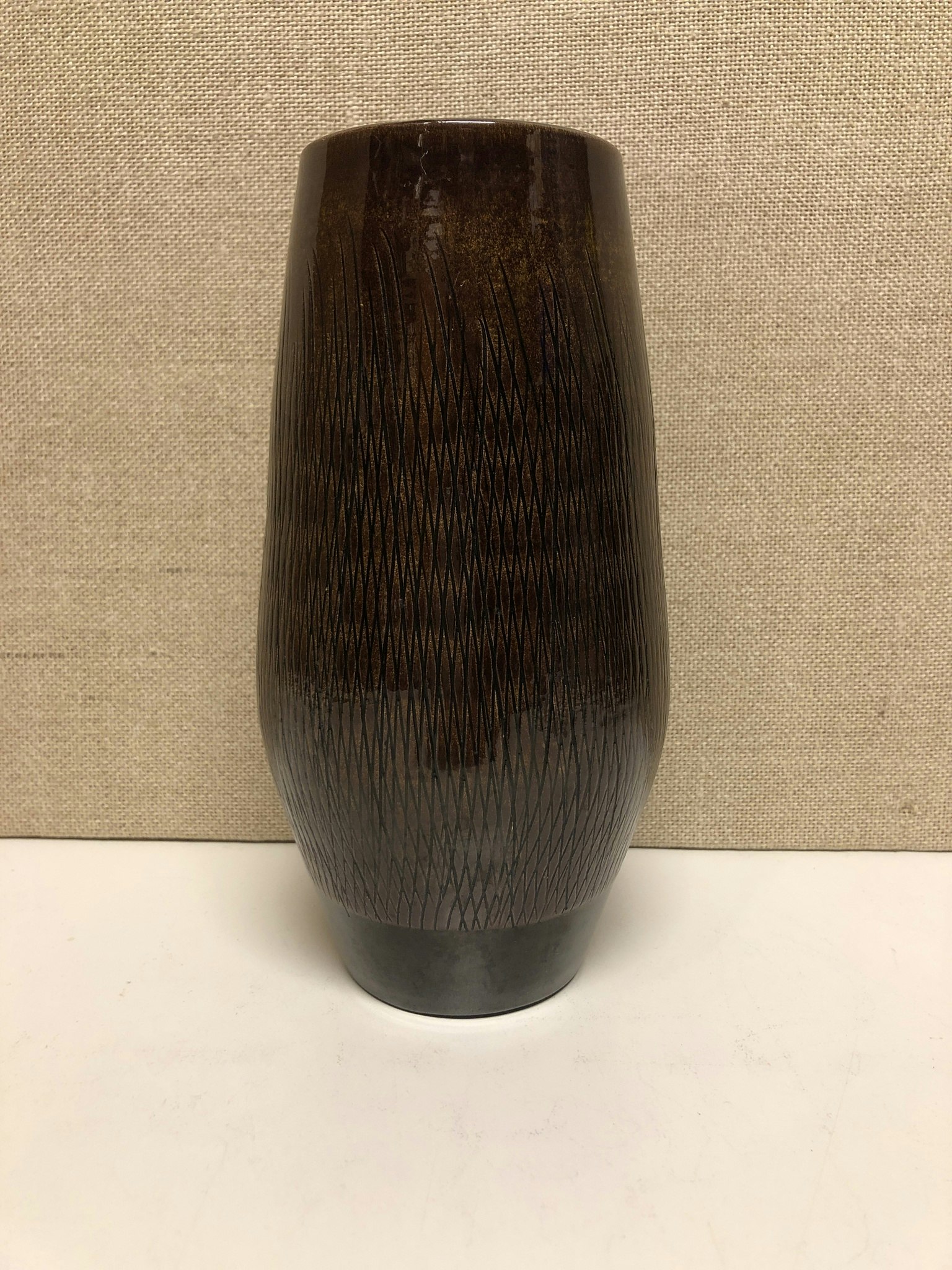 VAS, keramik, "Flamma" nr. 2611, Ingrid Atterberg, Uppsala Ekeby, 1960-tal.