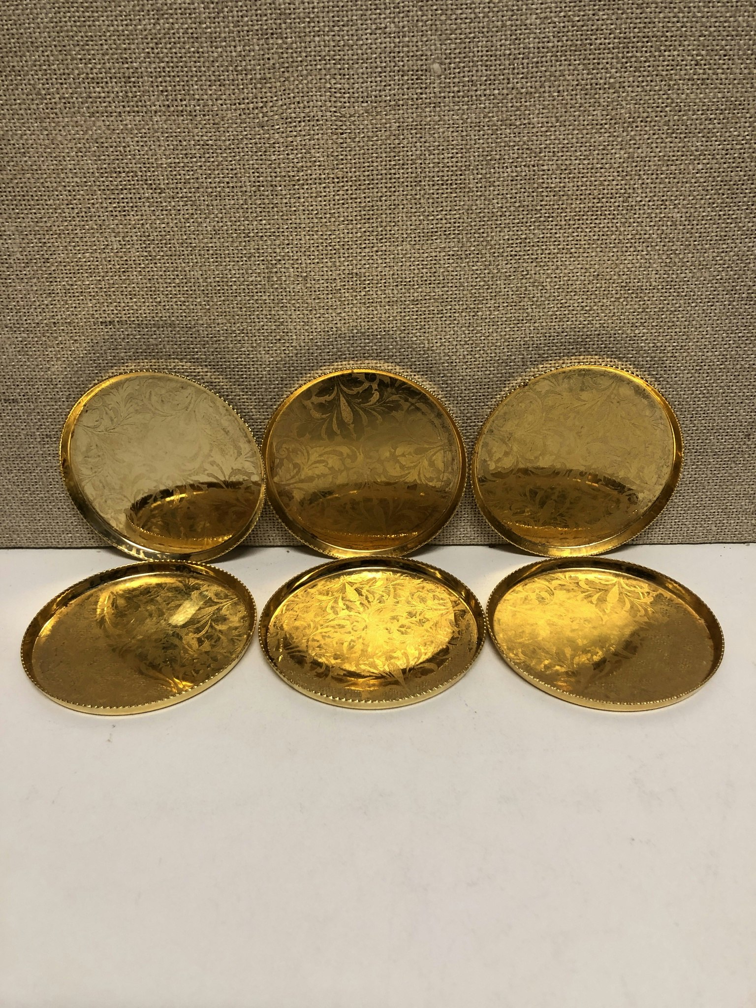 GLASUNDERLÄGG, metall, Scandia Guld.