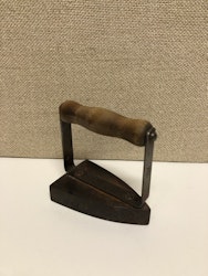 IRON, metal "children's model", early 20th century.
