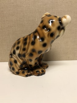FIGURIN, Stor leopard unge, keramik, 1900-talets andra hälft.