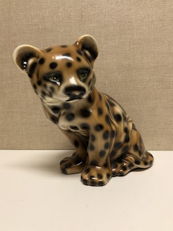 FIGURIN, Stor leopard unge, keramik, 1900-talets andra hälft.