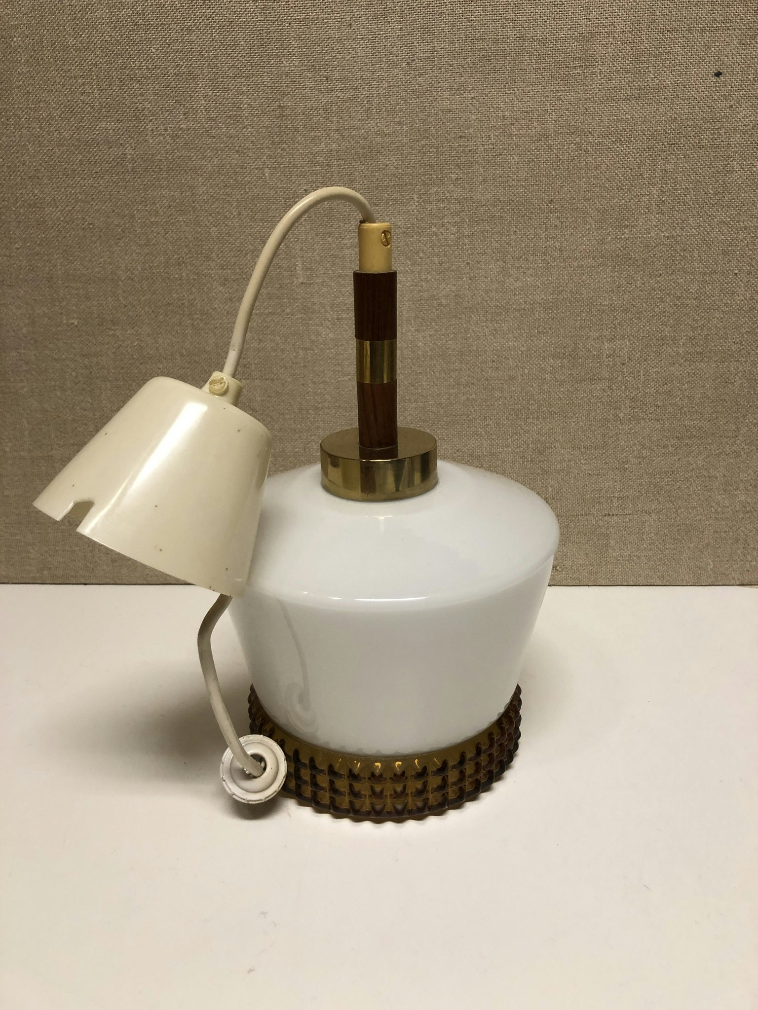 TAKLAMPA, glas/teak/mässing, 1960-tal.