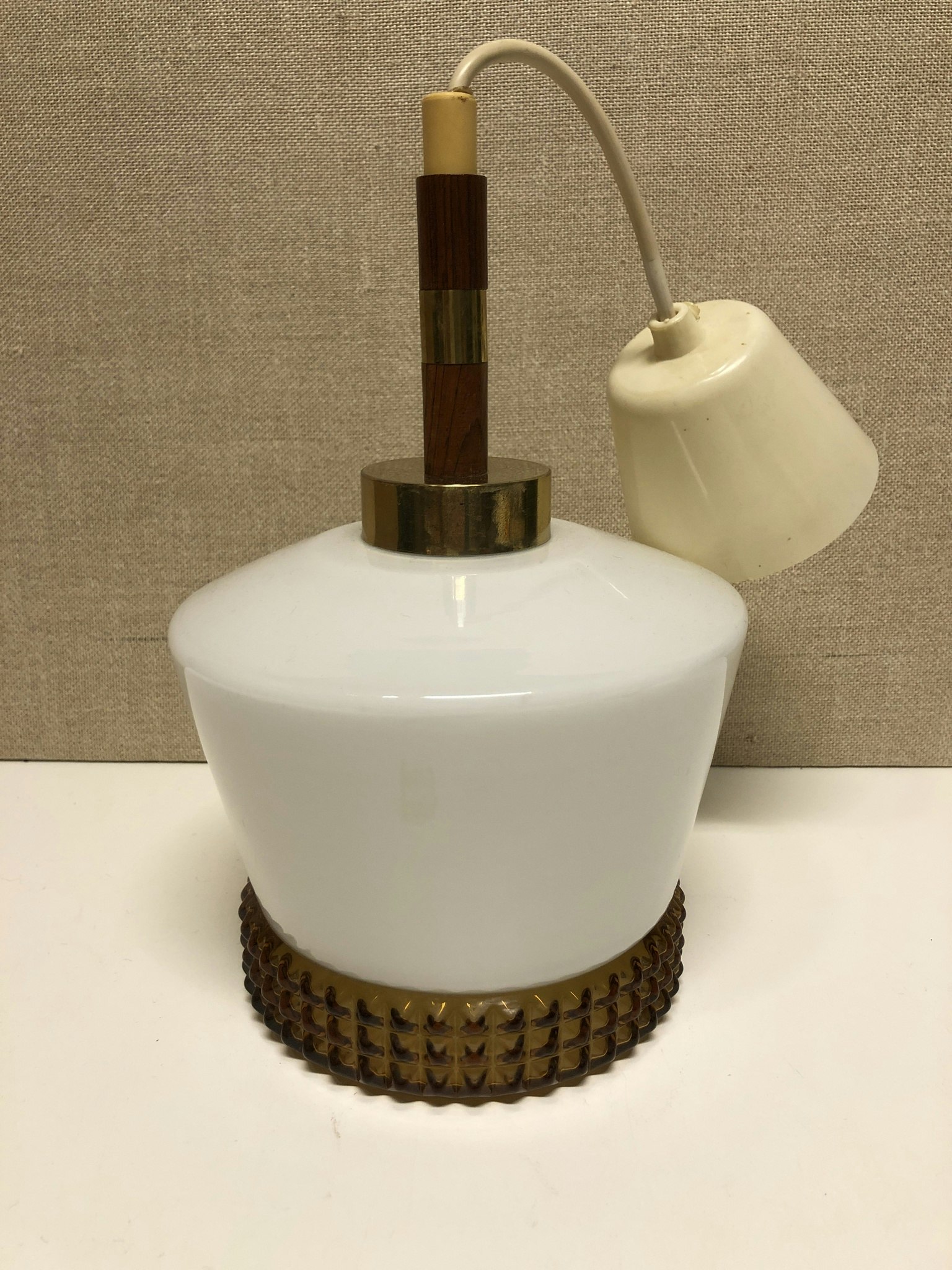 TAKLAMPA, glas/teak/mässing, 1960-tal.