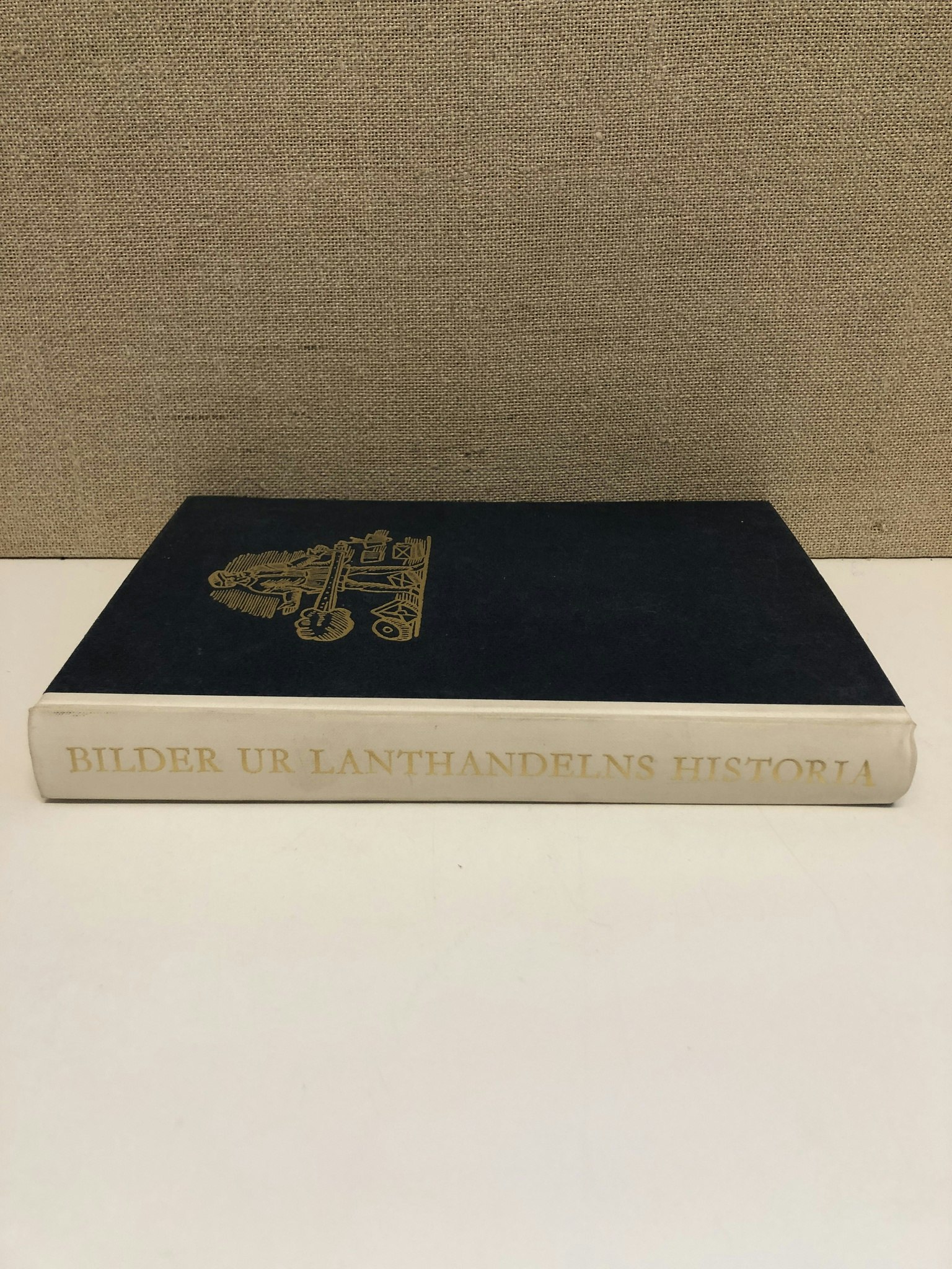 BOK, Bilder ur lanthandelns historia.