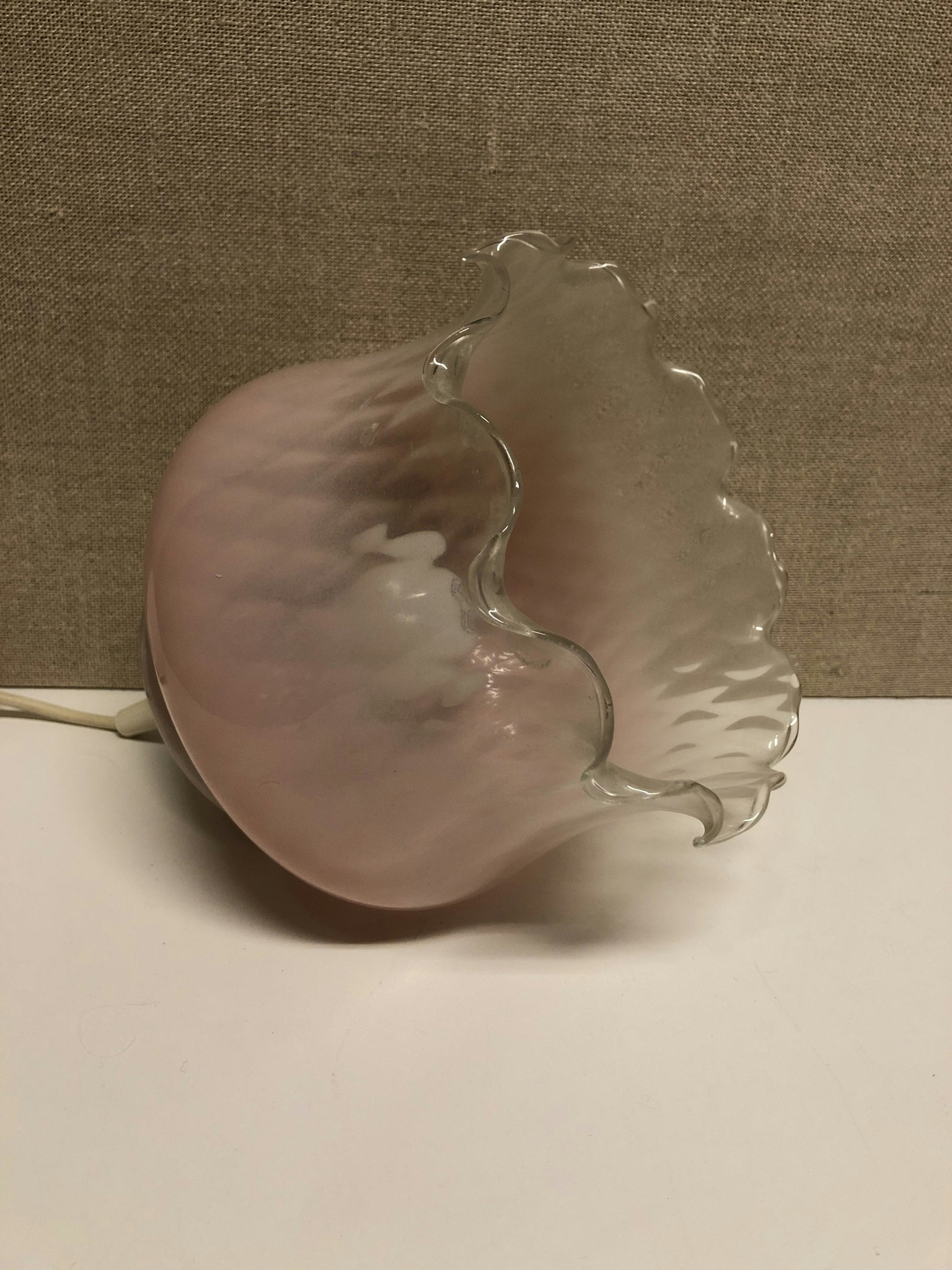 TAKLAMPA, glas, 1900-talets andra hälft.
