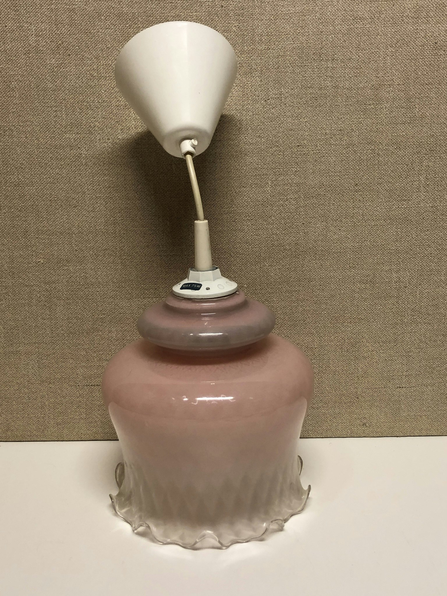 TAKLAMPA, glas, 1900-talets andra hälft.