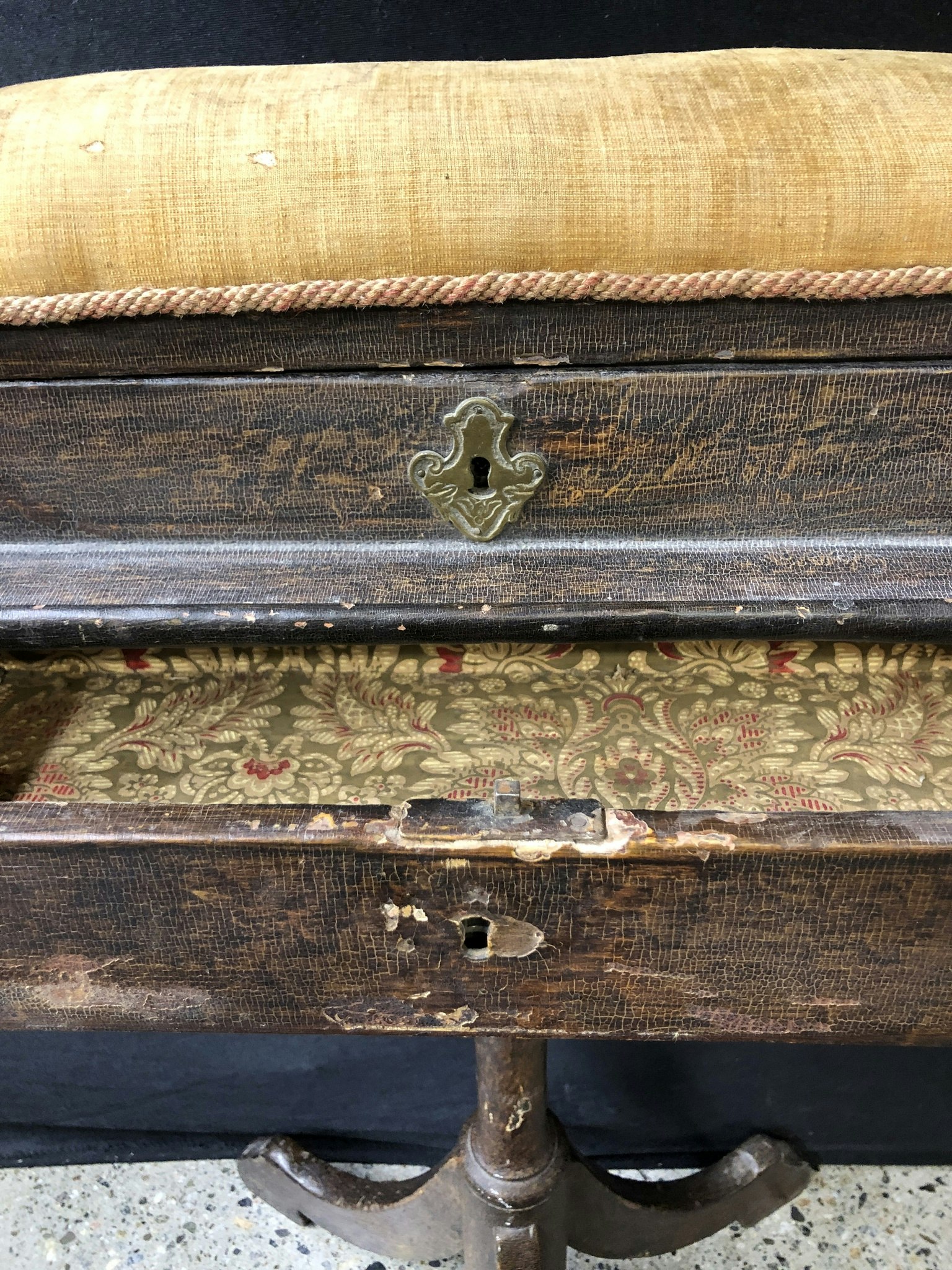 SYBARON, painted pine, late baroque, 18th century.