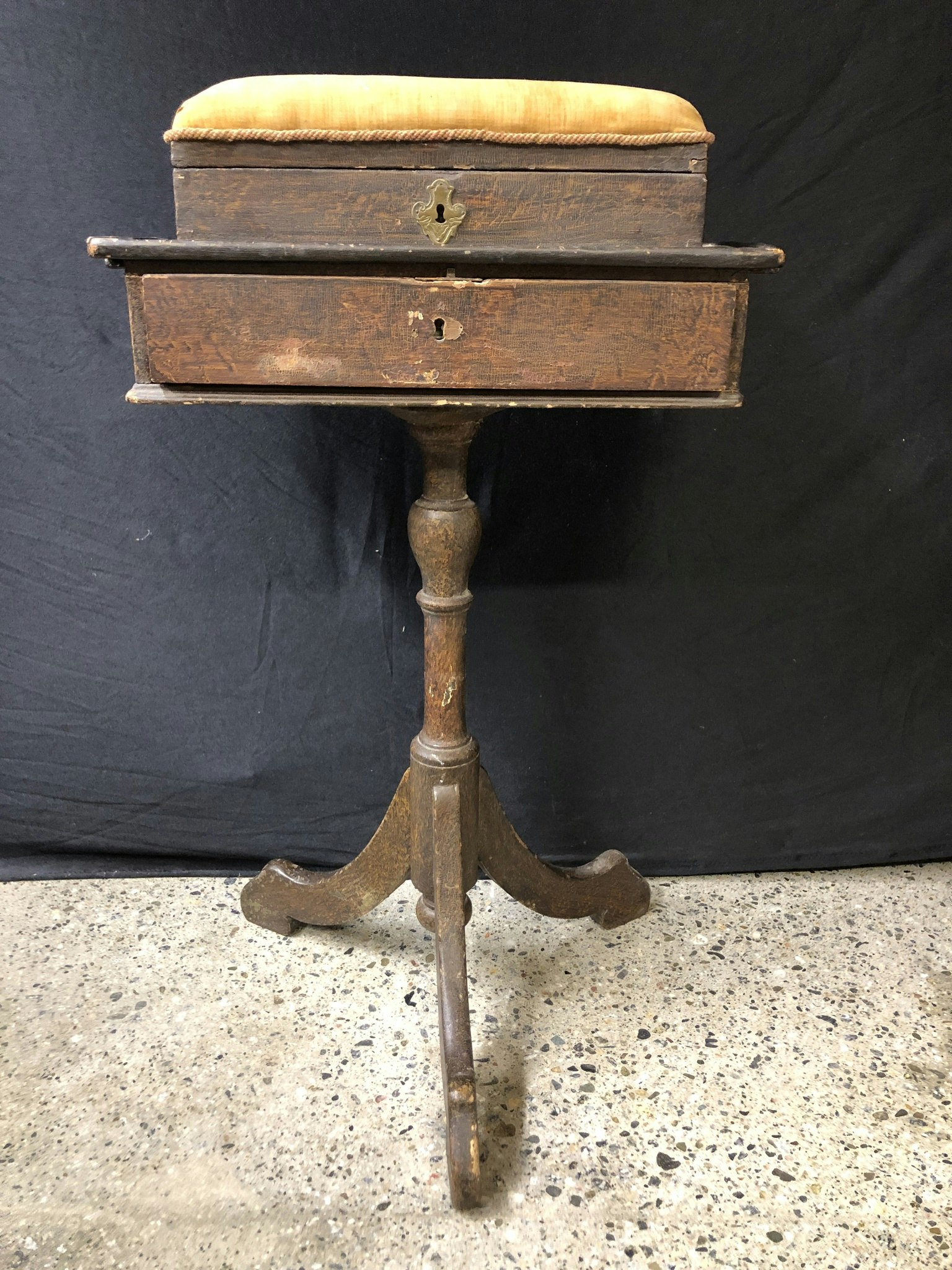 SYBARON, painted pine, late baroque, 18th century.