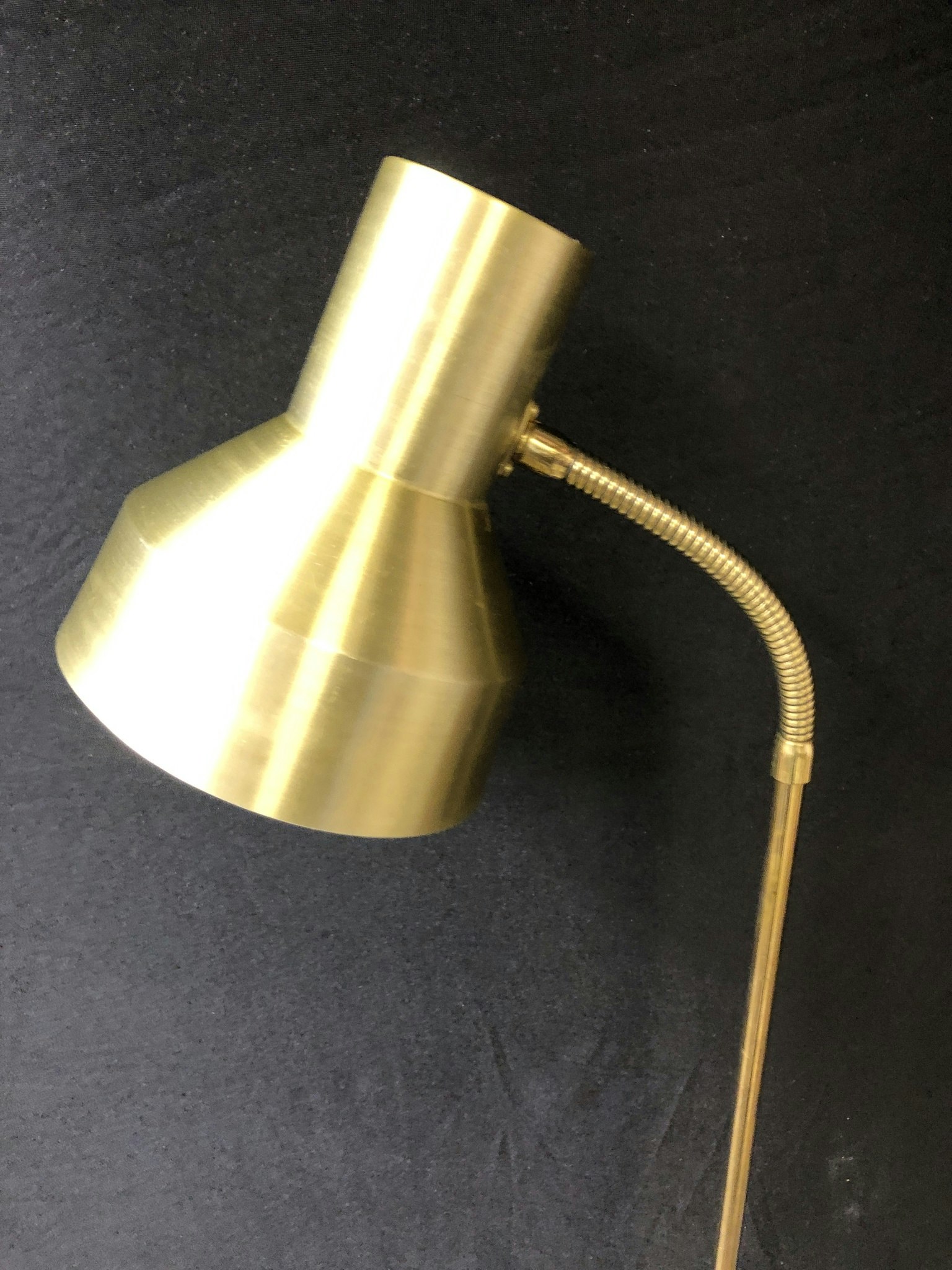 GOLVLAMPA, metall, EWÅ, Värnamo.