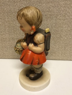 FIGURIN, porslin, Goebel, M.J.  Hummel, West Germany.