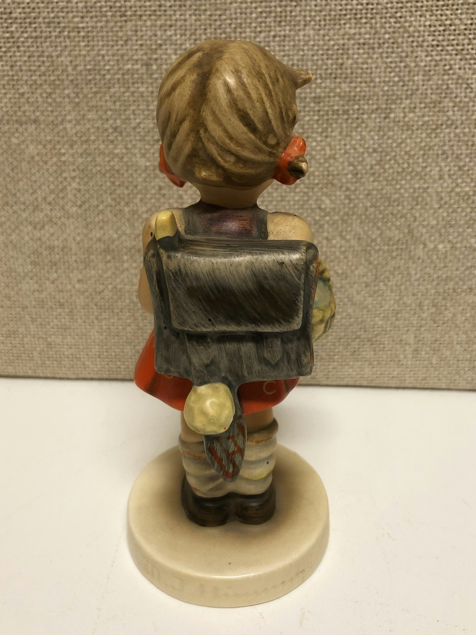 FIGURIN, porslin, Goebel, M.J.  Hummel, West Germany.