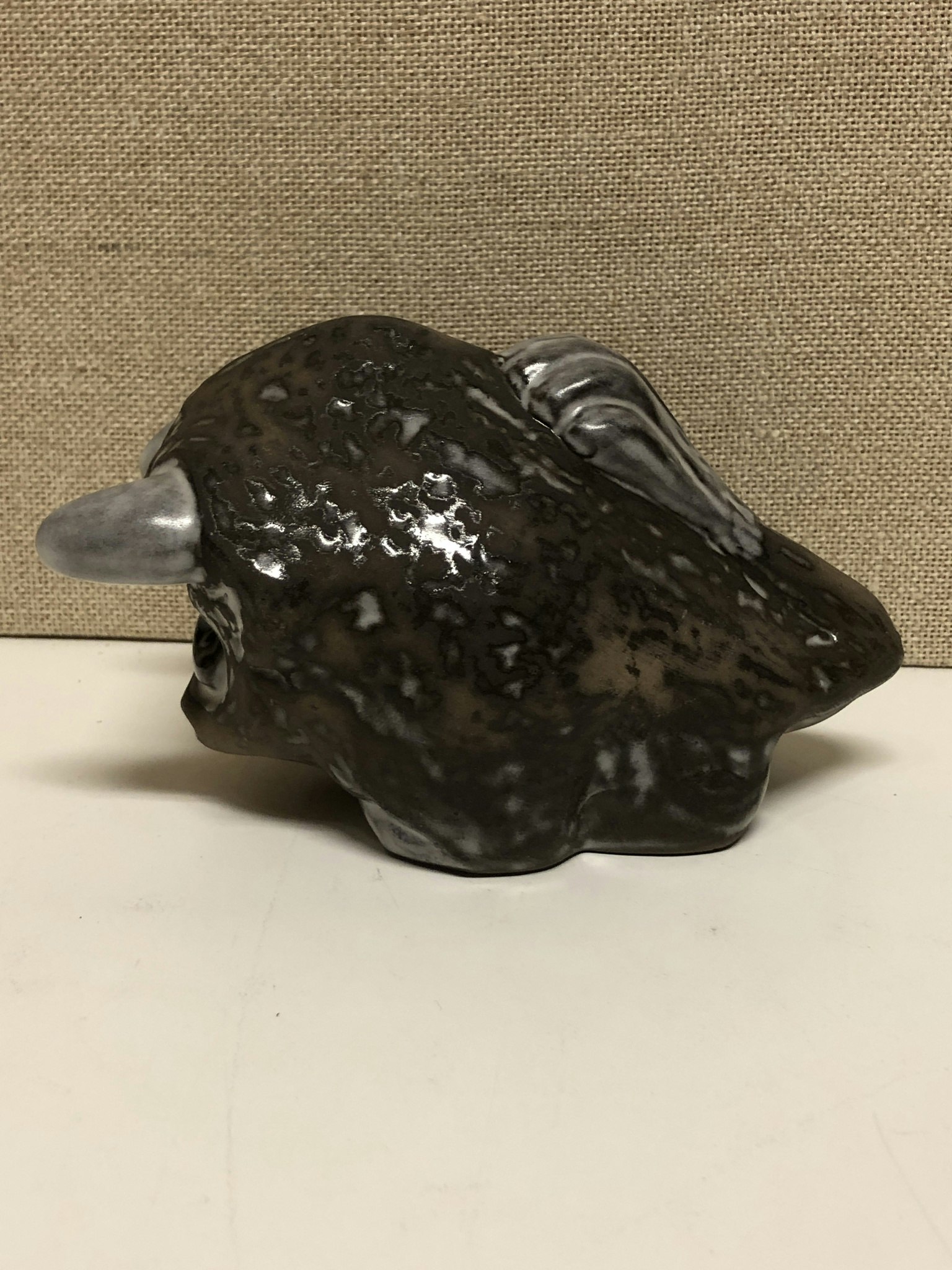 FIGURIN, keramik, "Tjur" Ester Wallin, Uppsala Ekeby.