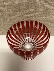 COUPEGLAS, rött "Strikt" Bengt Orup, Johannesfors, 1950-tal.