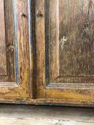 SKÄNKSKÅP, bemålad furu, Gustaviansk stil, 1800-talets-början.