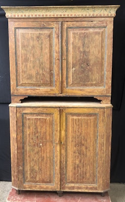 SKÄNKSKÅP, bemålad furu, Gustaviansk stil, 1800-talets-början.
