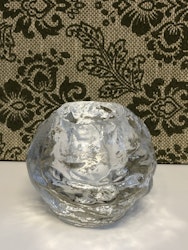 LJUSLYKTA, glas, " Snö boll" Ann Wolff, Kosta Boda.