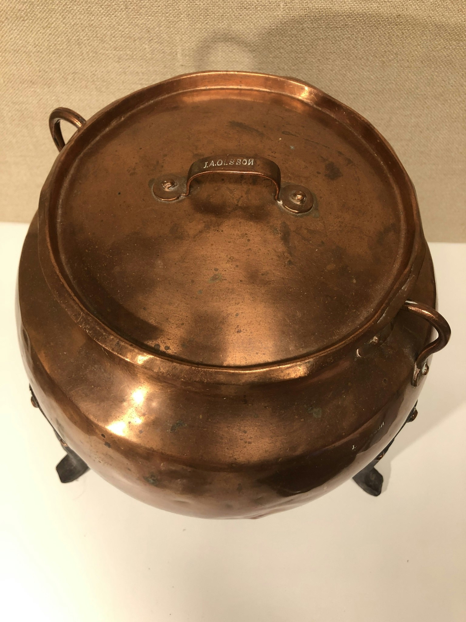 KOPPARGRYTA, tre ben, J.A. Olsson, 1800-tal.
