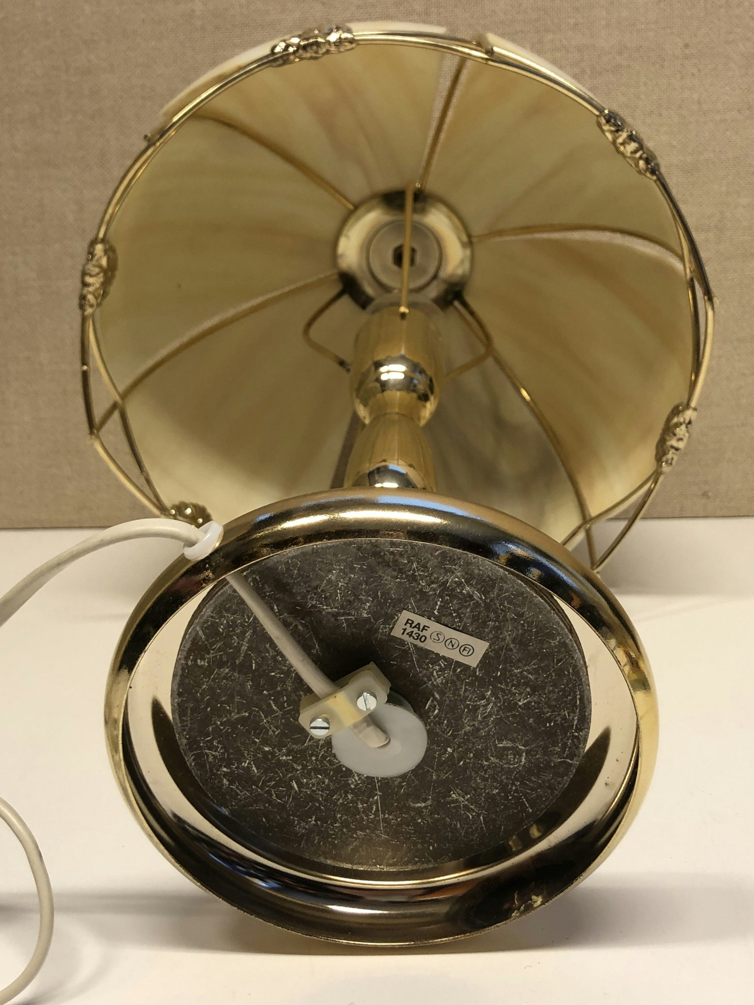BORDSLAMPA, mässing/glas, Rejmyre armaturfabrik, 1980-tal.