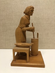 SKULPTUR, trä, "Smörkärnskan" Paul Forsgren, Torrböle Nordmaling.
