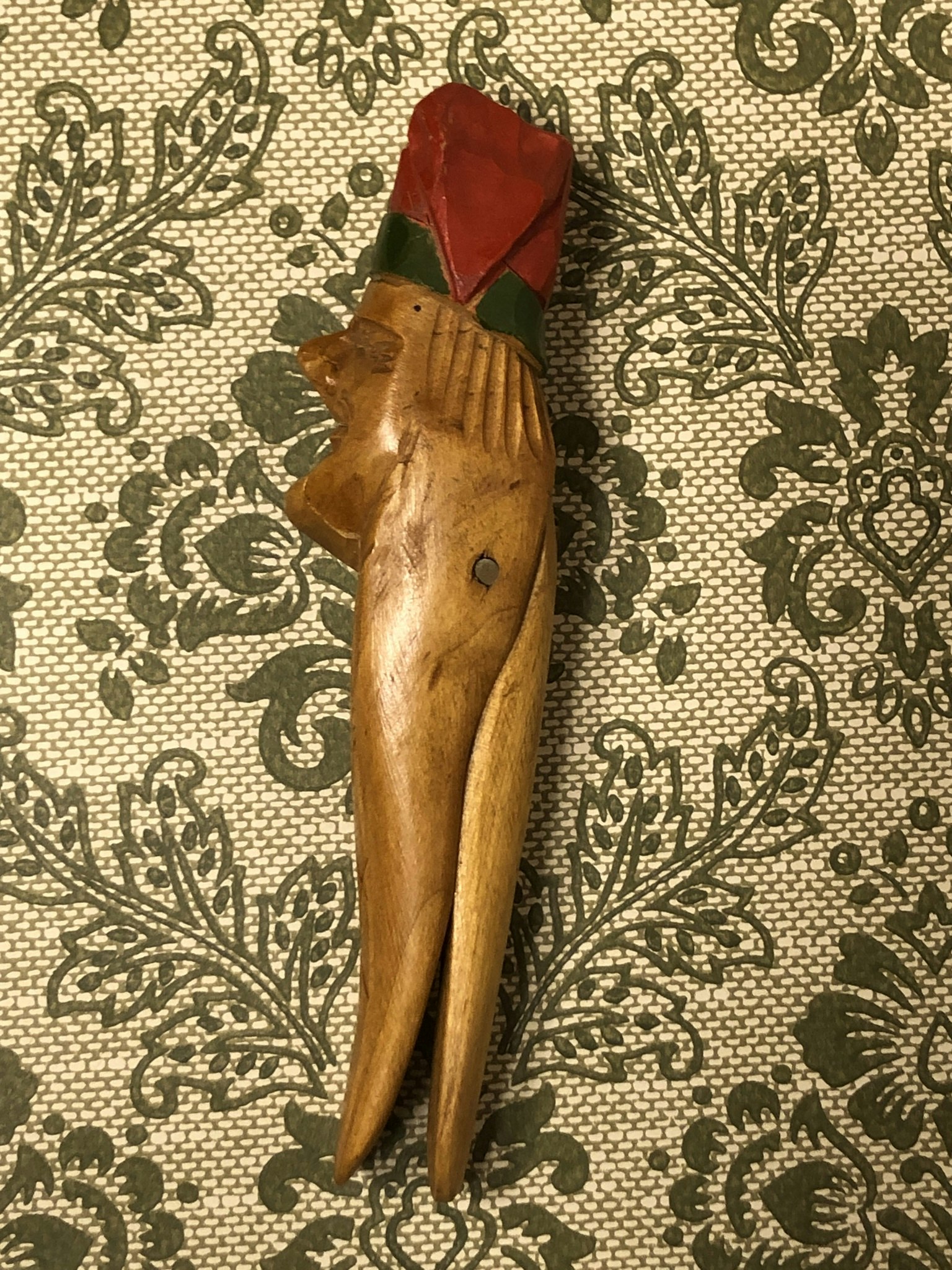 NUTS CRUSHER, wood, old man with red hood, 1900s.
