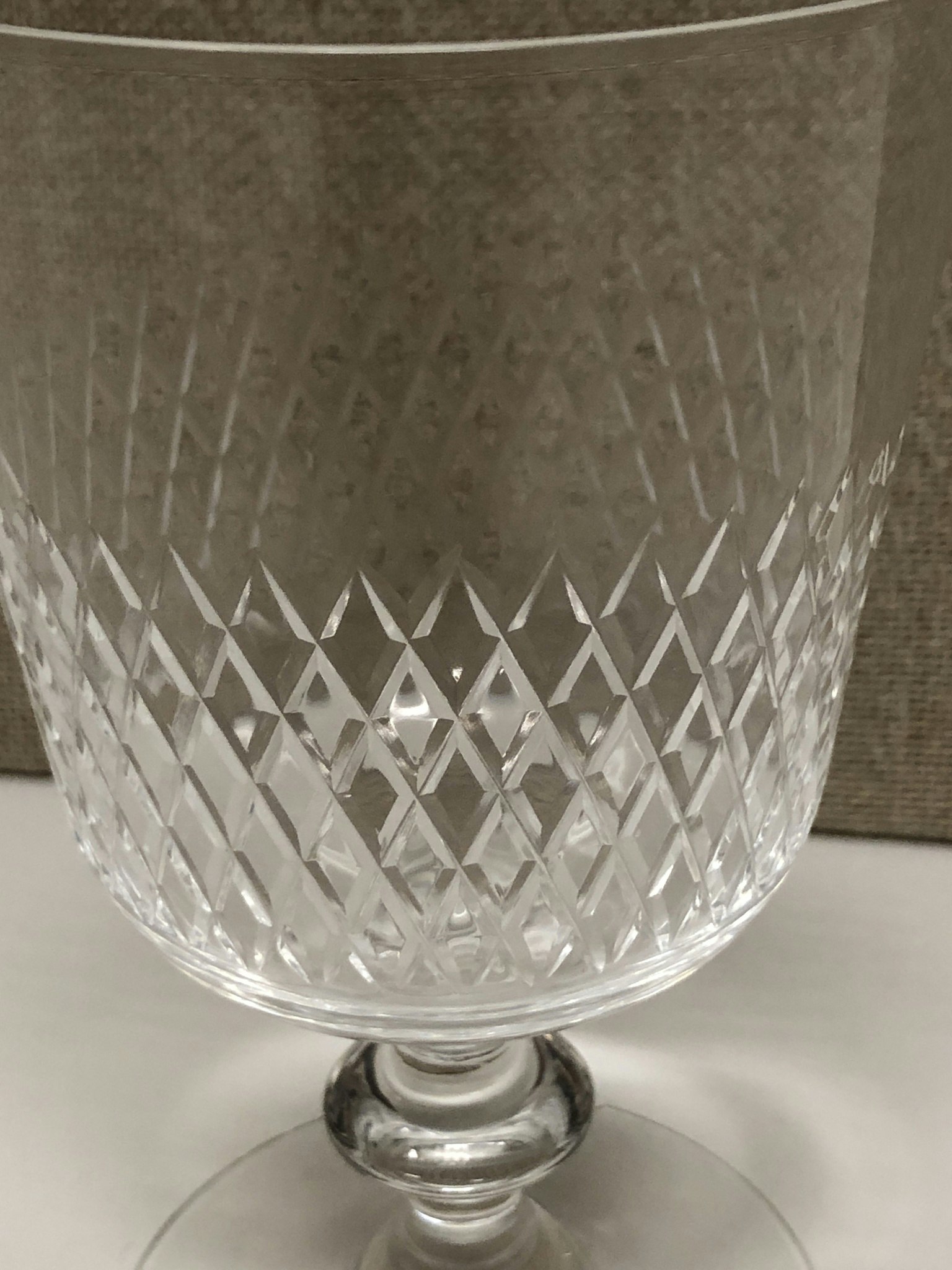 RÖDVINGLAS, "Diamant" Vicke Lindstrand, Kosta.
