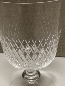 RÖDVINGLAS, "Diamant" Vicke Lindstrand, Kosta.