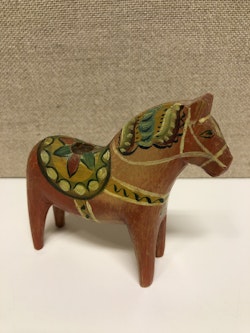 DALAHÄST/LJUSSTAKE, trä, 1900-talets andra hälft.