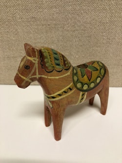 DALAHÄST/LJUSSTAKE, trä, 1900-talets andra hälft.
