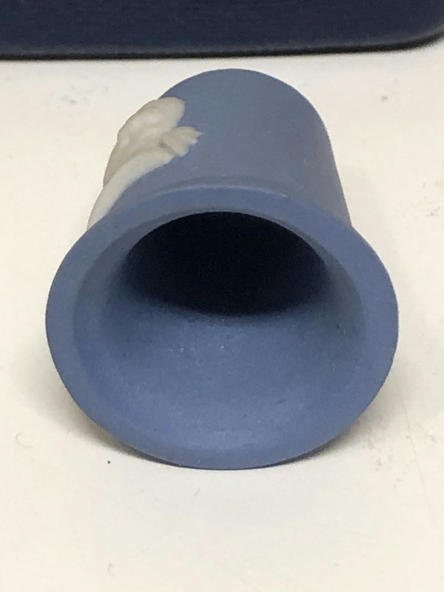 FINGERBORG, porslin, Wedgwood, England.