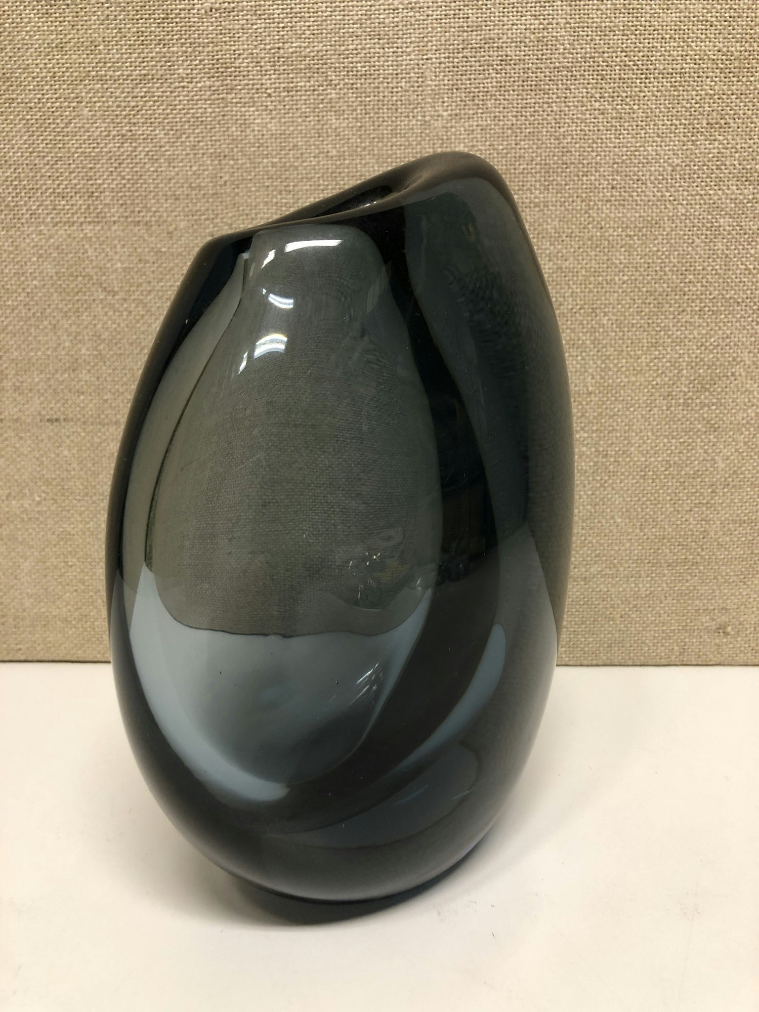 VICK LINDSTRAND. VAS, glas, Kosta.