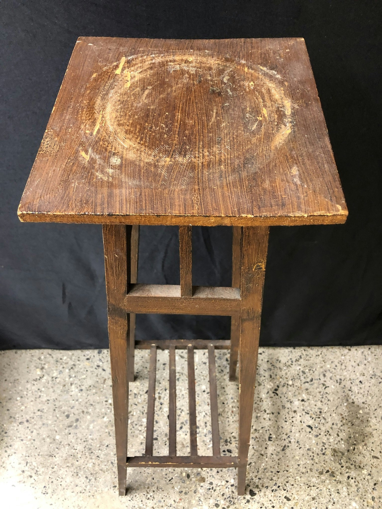 PEDESTAL, painted pine, early 20th century.