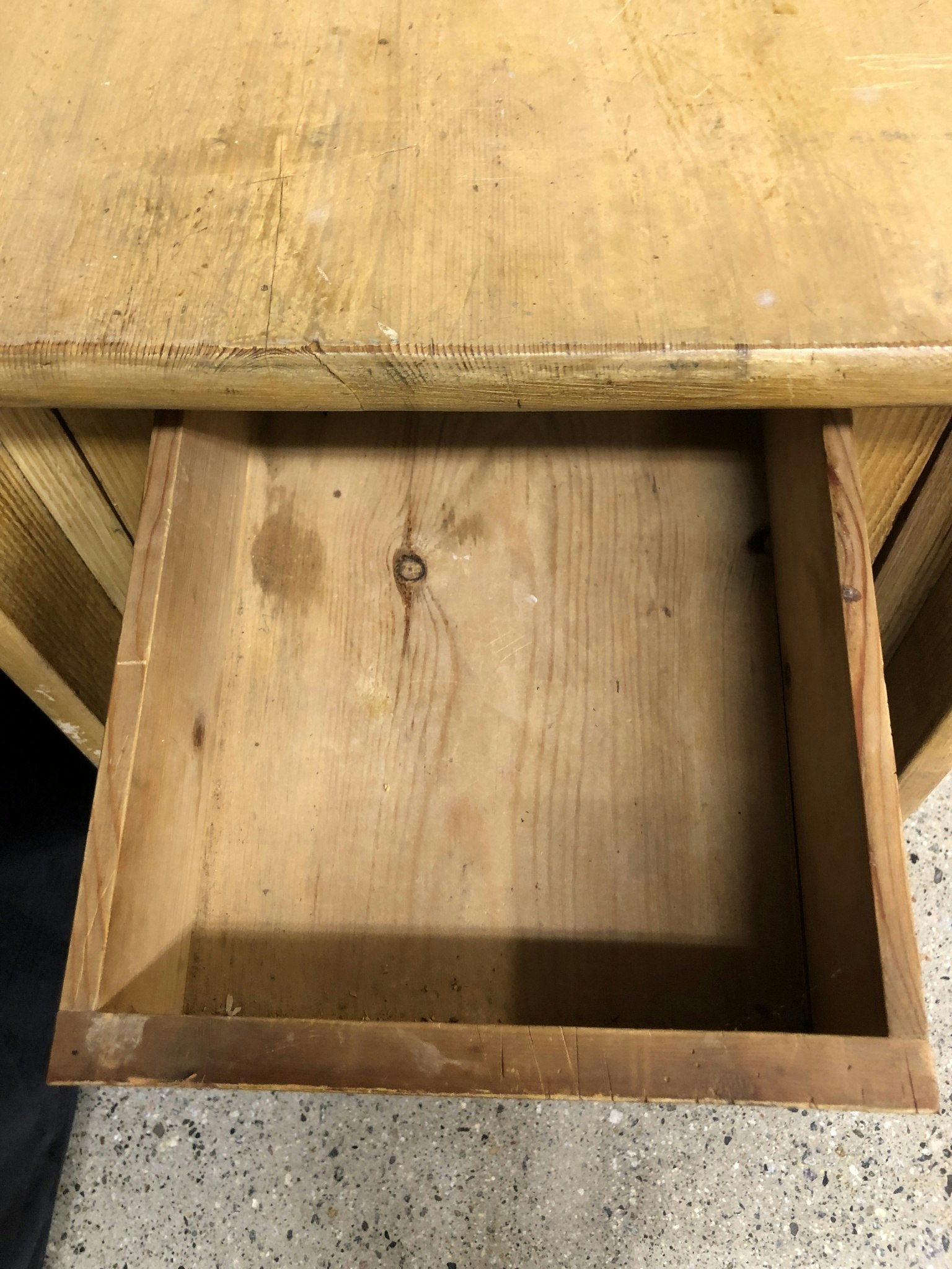 SLAGBORD, bemålad furu, 1800-tal.
