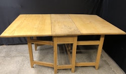 SLAGBORD, bemålad furu, 1800-tal.