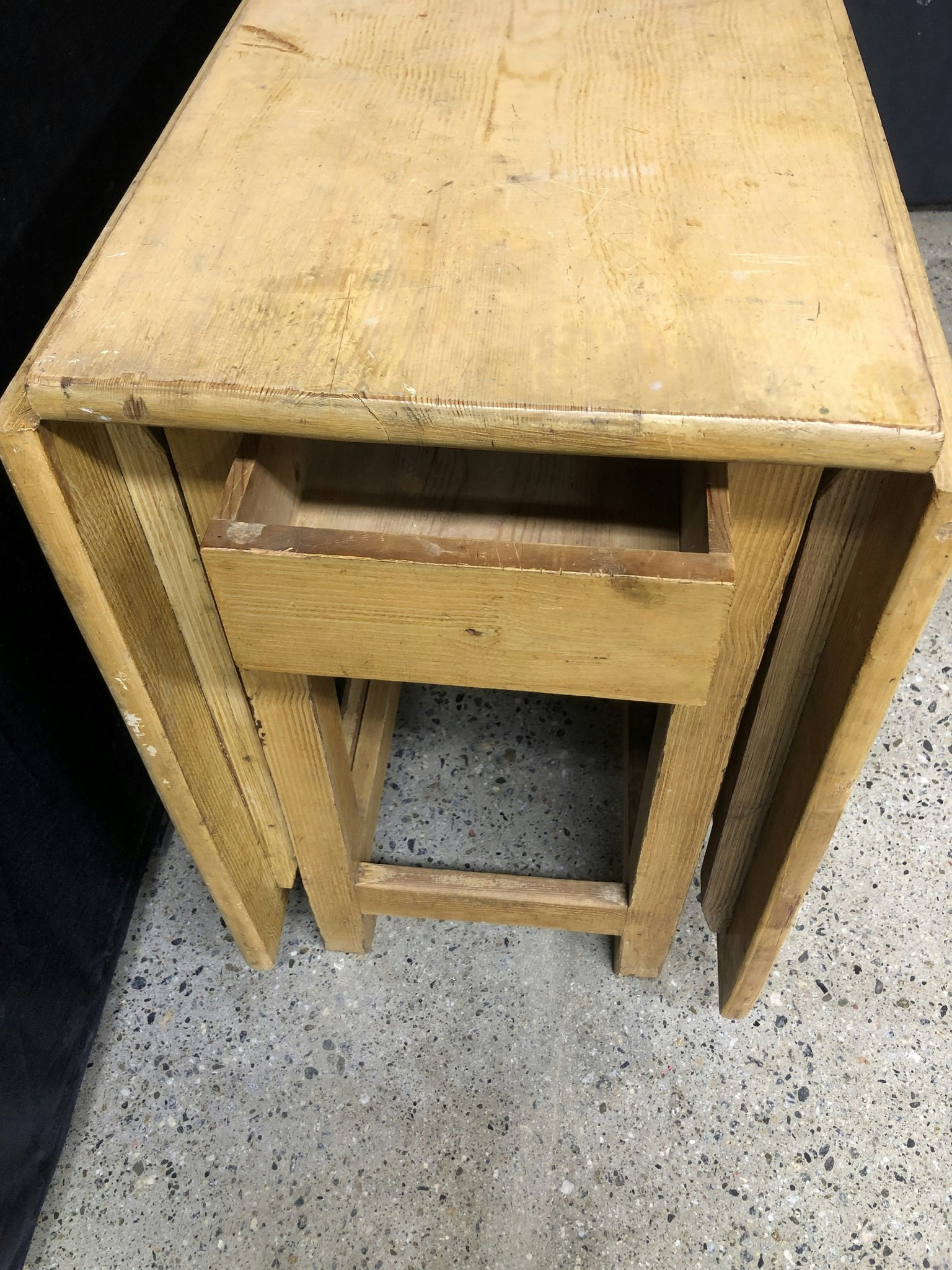 SLAGBORD, bemålad furu, 1800-tal.