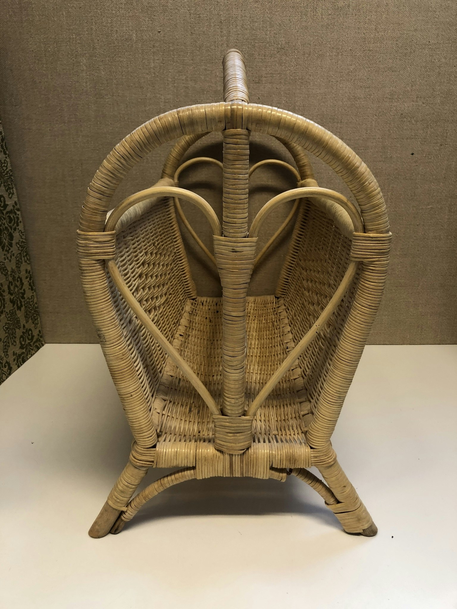 NEWSPAPER BASKET, rattan, second half of the 20th century.