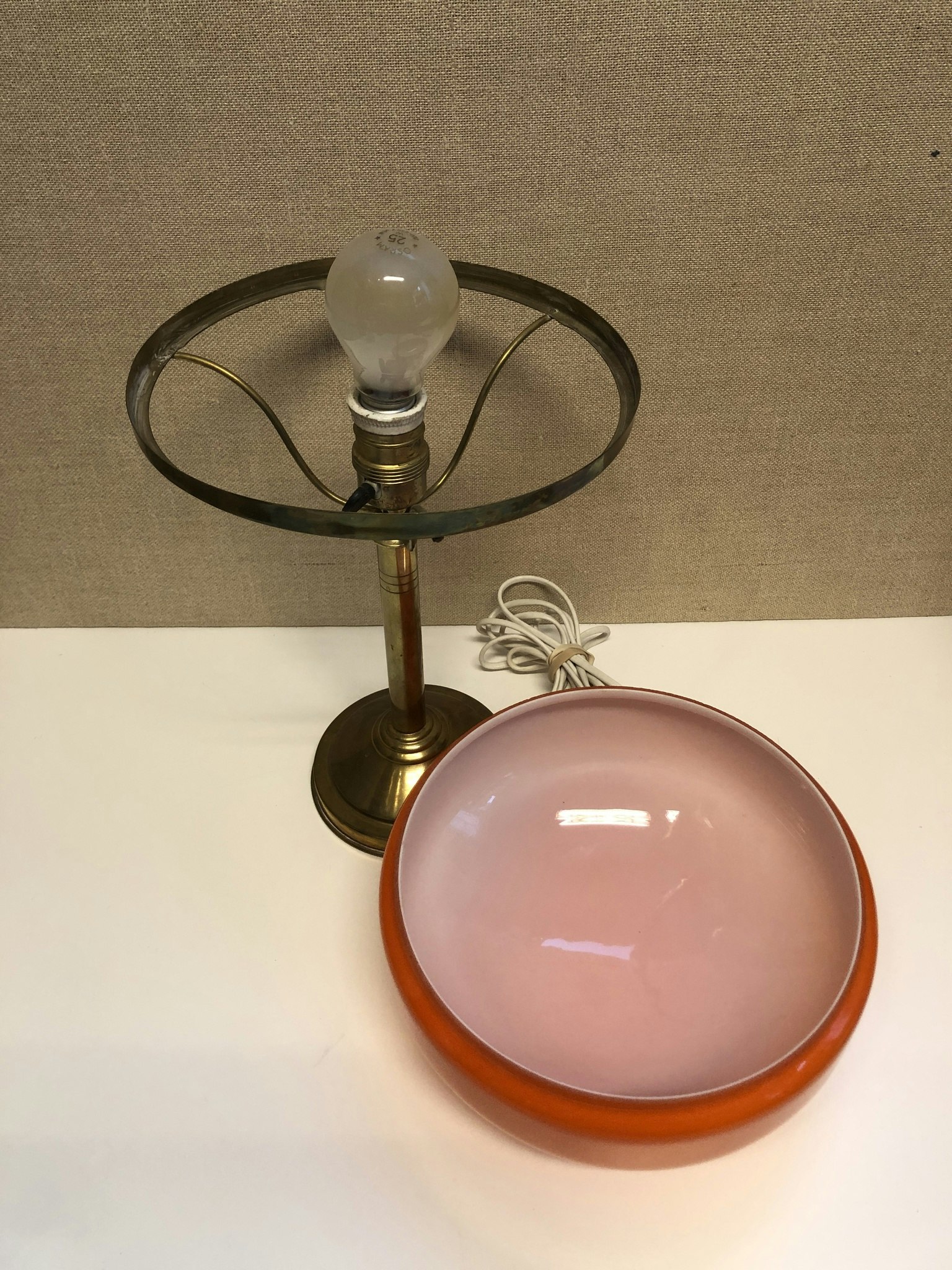 STRINBERGSLAMPA, mässing/glas, 1900-talets första hälft.