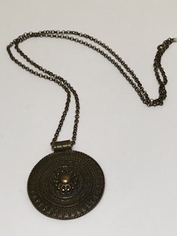 Halsband brons Osignerad