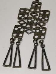 Halsband, tenn, stämplad P63