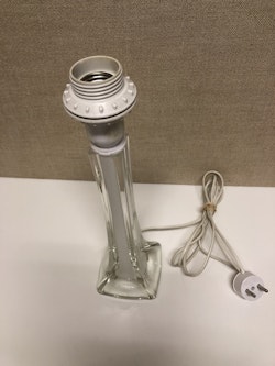 BORDSLAMPA, glas, Flygsfors glas bruk, 1900-talets tredje kvartal.