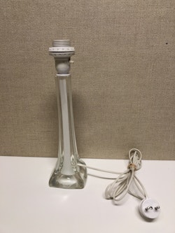 BORDSLAMPA, glas, Flygsfors glas bruk, 1900-talets tredje kvartal.