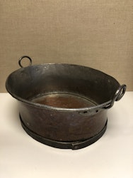 COPPER CAULDRON, 19th century.
