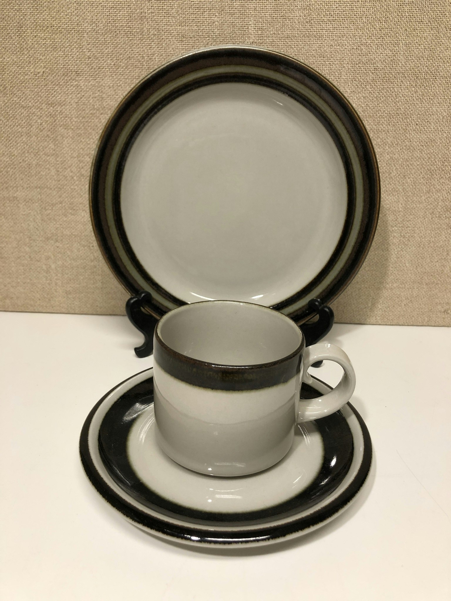 KAFFEKOPP, FAT, ASSIETT,  "Karelia", Anja Jaatinen-Windquist, Arabia.