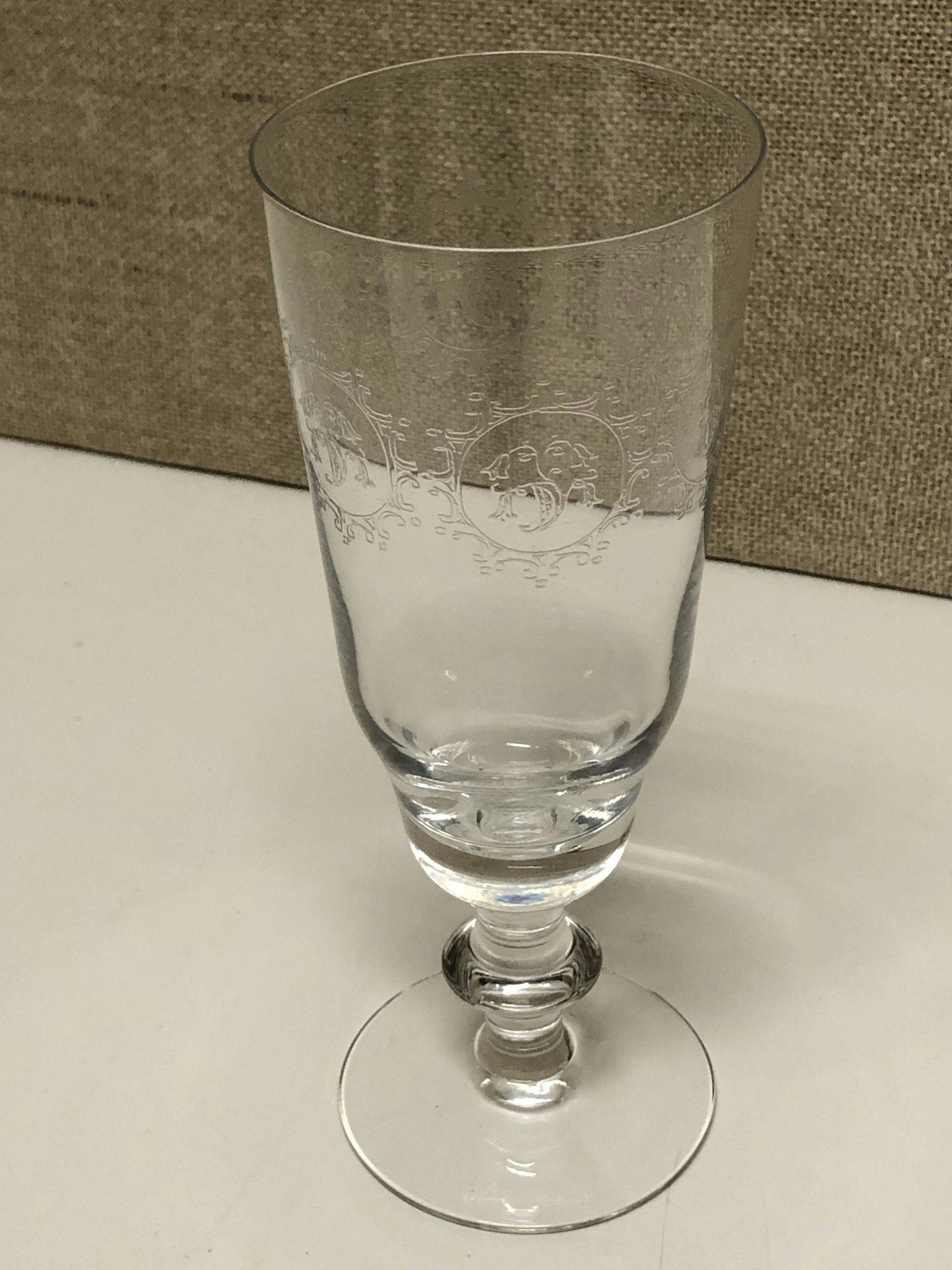 CHAMPAGNESTRUT, glas, Eke/ "Elon", Kosta.