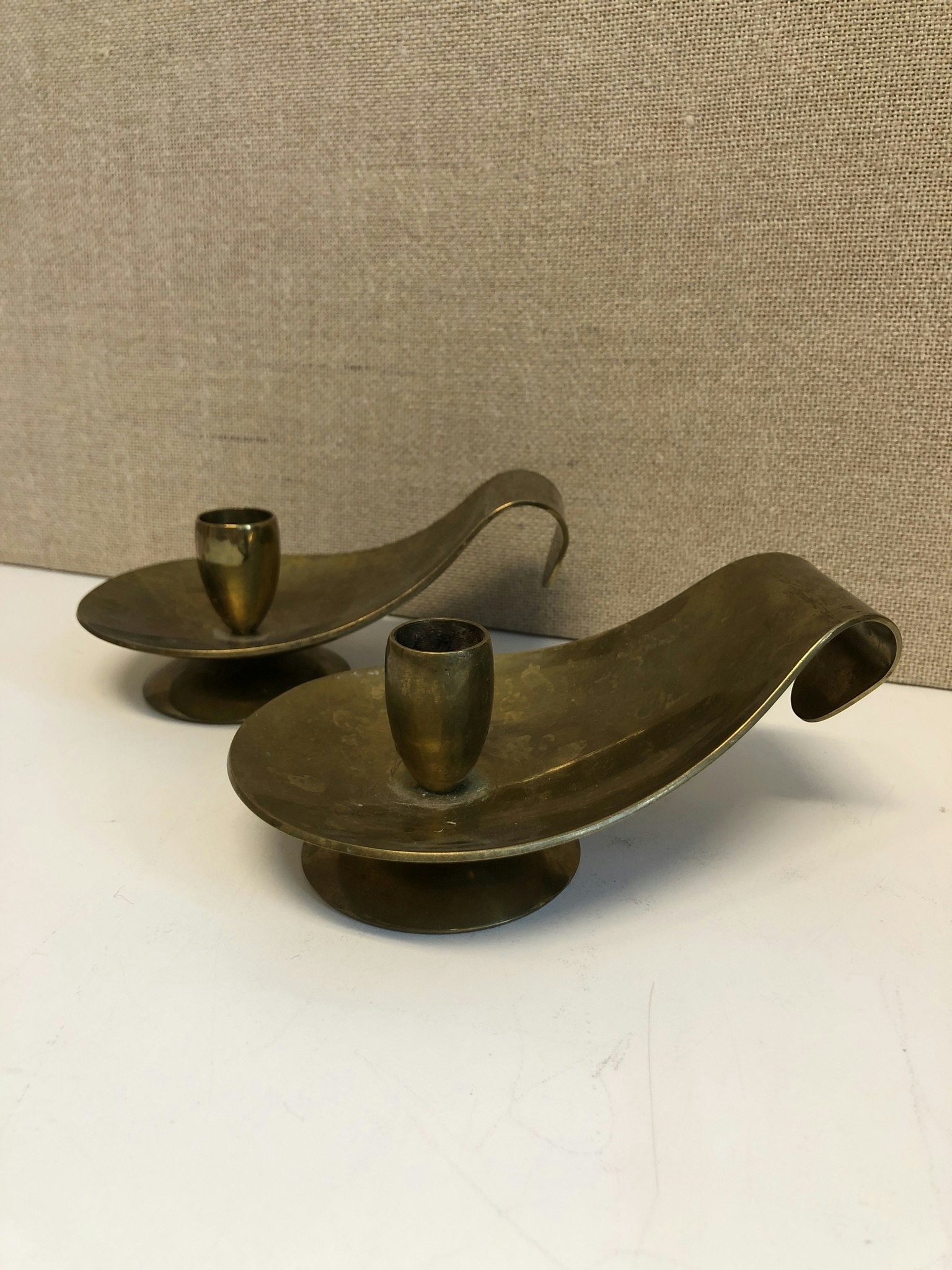 LJUSSTAKAR ett par, mässing, Dantorp design Danmark.