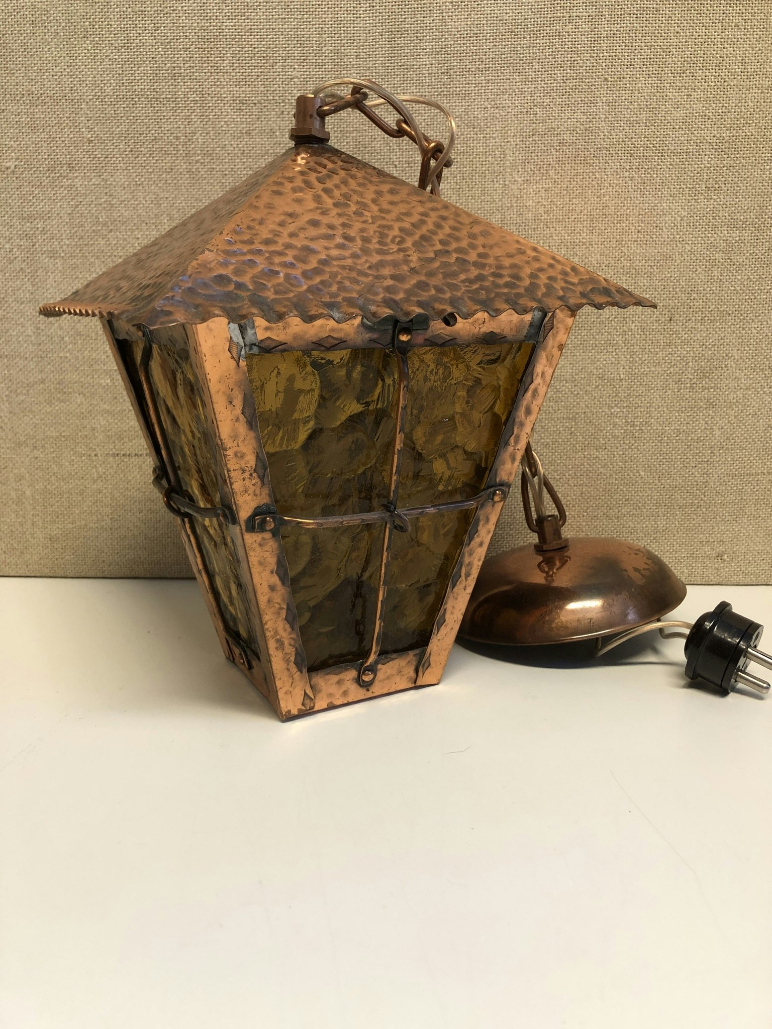 TAKLAMPA, koppar/glas, 1900-talets andra hälft.