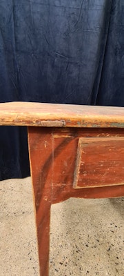 BORD, bemåd furu, allmoge, 1800-tal.