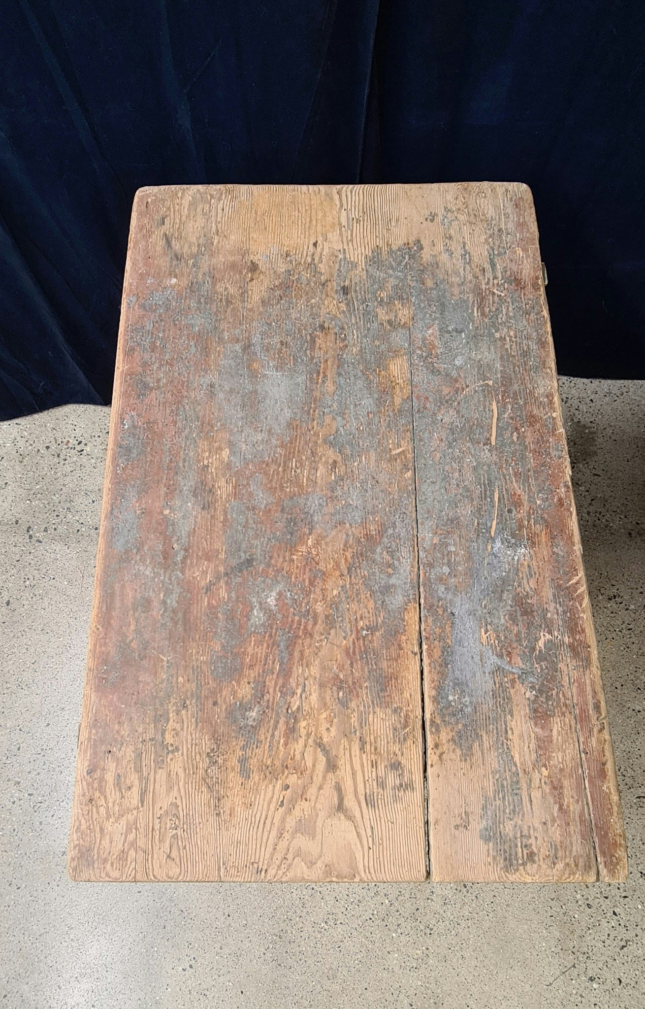 BORD, bemåd furu, allmoge, 1800-tal.