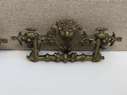 MÖBELBESLAG 2 st, bronserad metall, nyrenässans, 1800 talets slut.