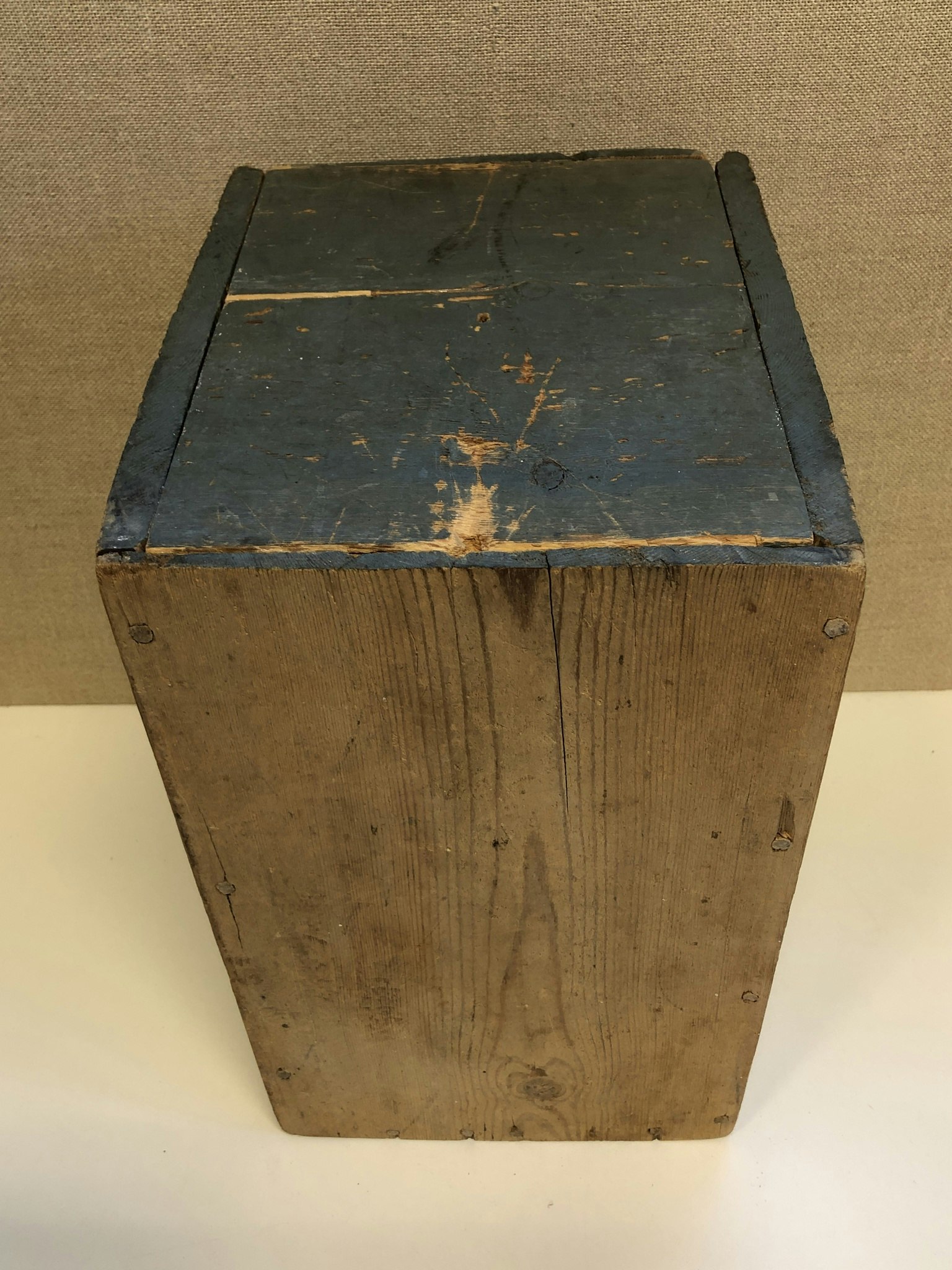 LÅDA, skjutlock, allmoge, original målat, ONS samt daterad 1827.